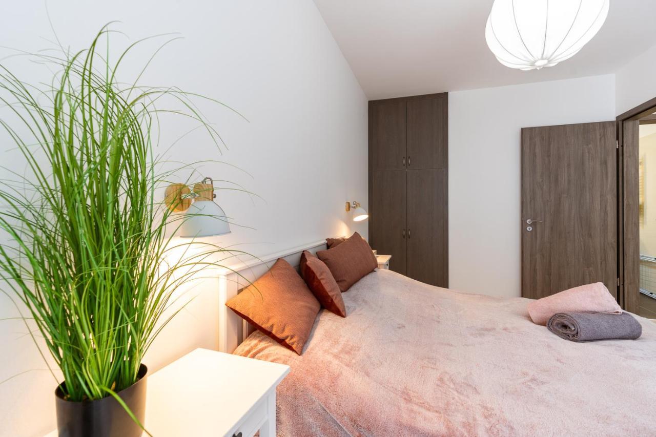 Modern & Newly Built Apartment With Private Garage Budapest Exterior foto